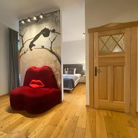 Dali Deluxe , Parking, Faktura Vat