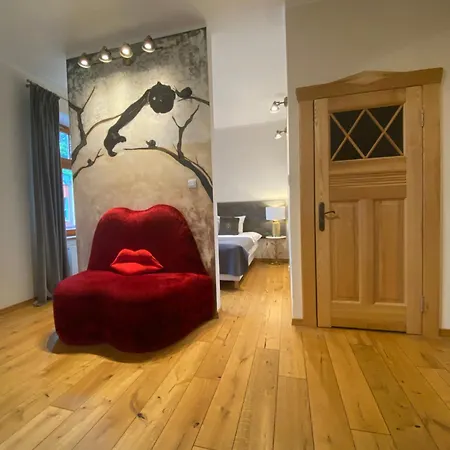 Dali Deluxe , Parking, Faktura Vat