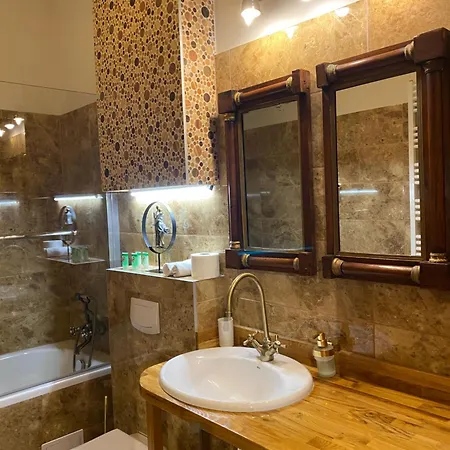 Dali Deluxe , Parking, Faktura Vat Кошалин