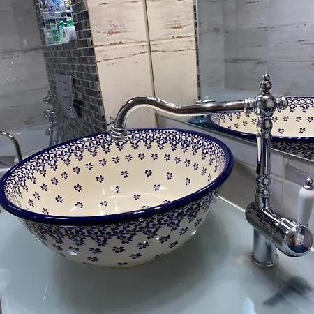 Dali Deluxe , Parking, Faktura Vat Апартаменты Кошалин