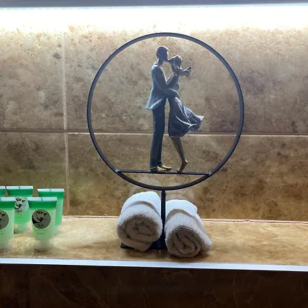 Dali Deluxe , Parking, Faktura Vat Кошалин